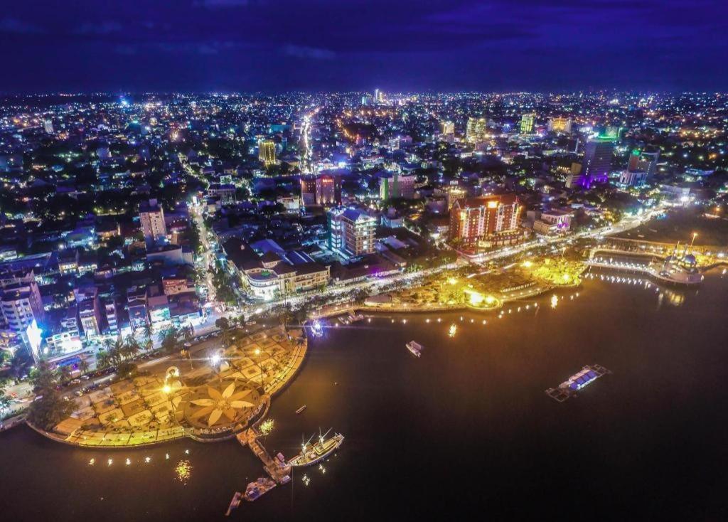 โรงแรมซูโตโม มากาซาร์ ภายนอก รูปภาพ